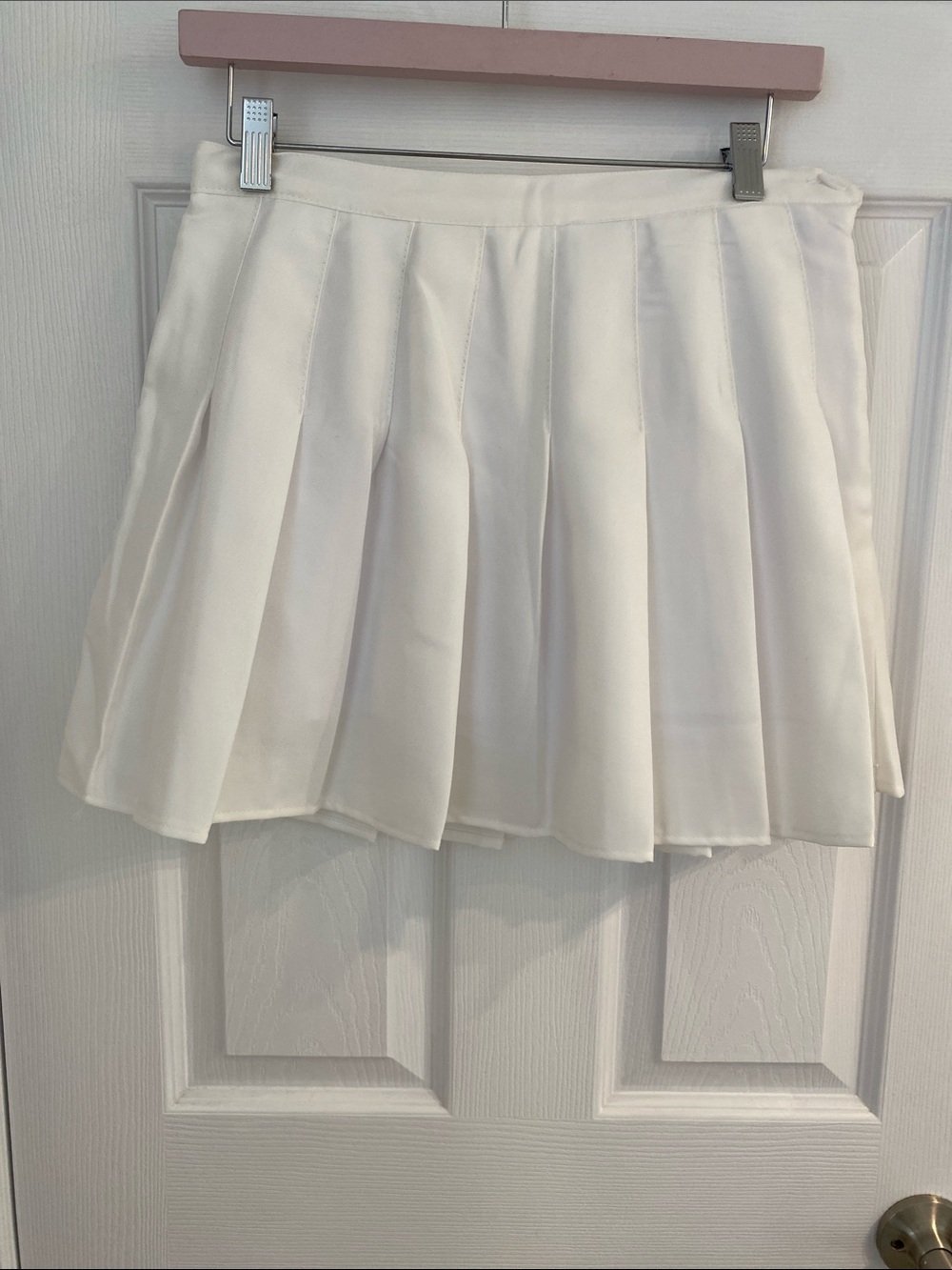 Women's White Pleated Skirt with built in shorts - Amazon Size M